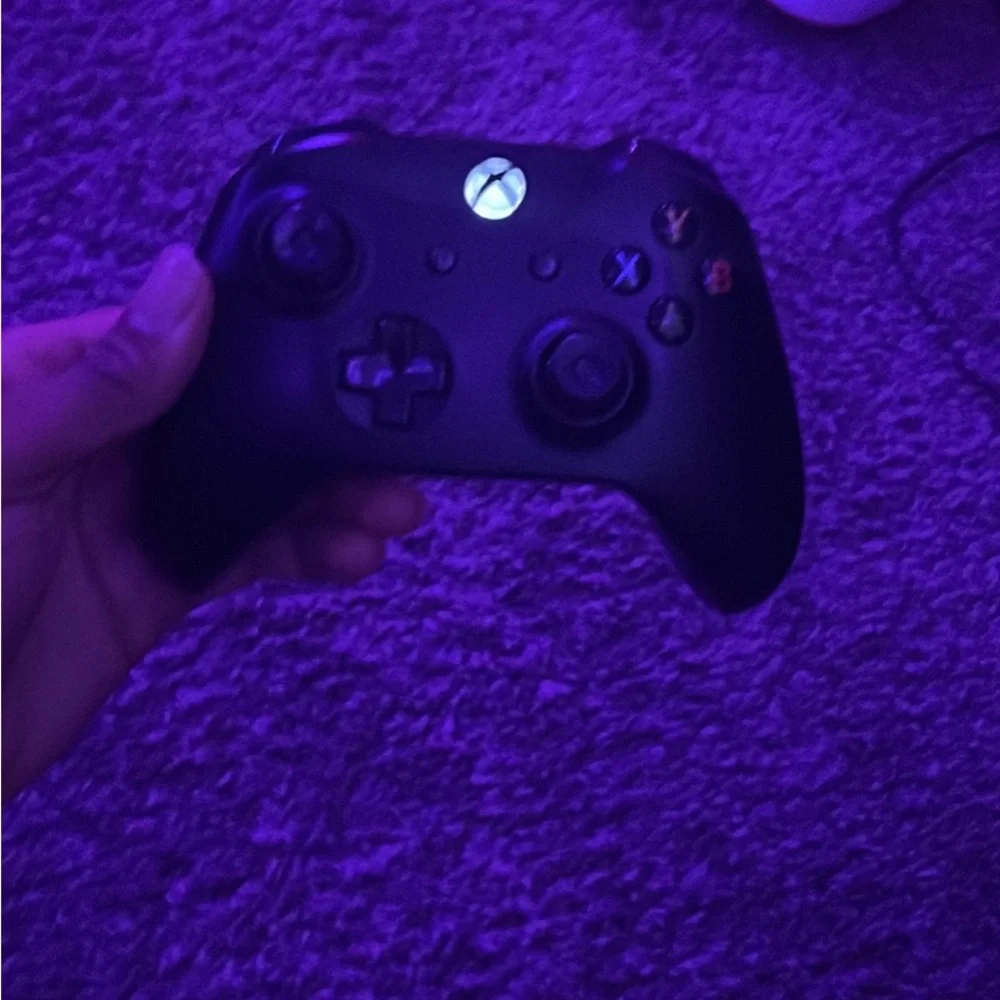 Microsoft Black and White Gaming Console Xbox one